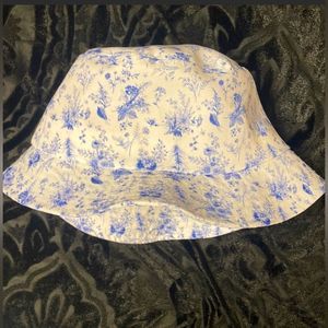 Violet Toile bucket hat by The High & Mighty